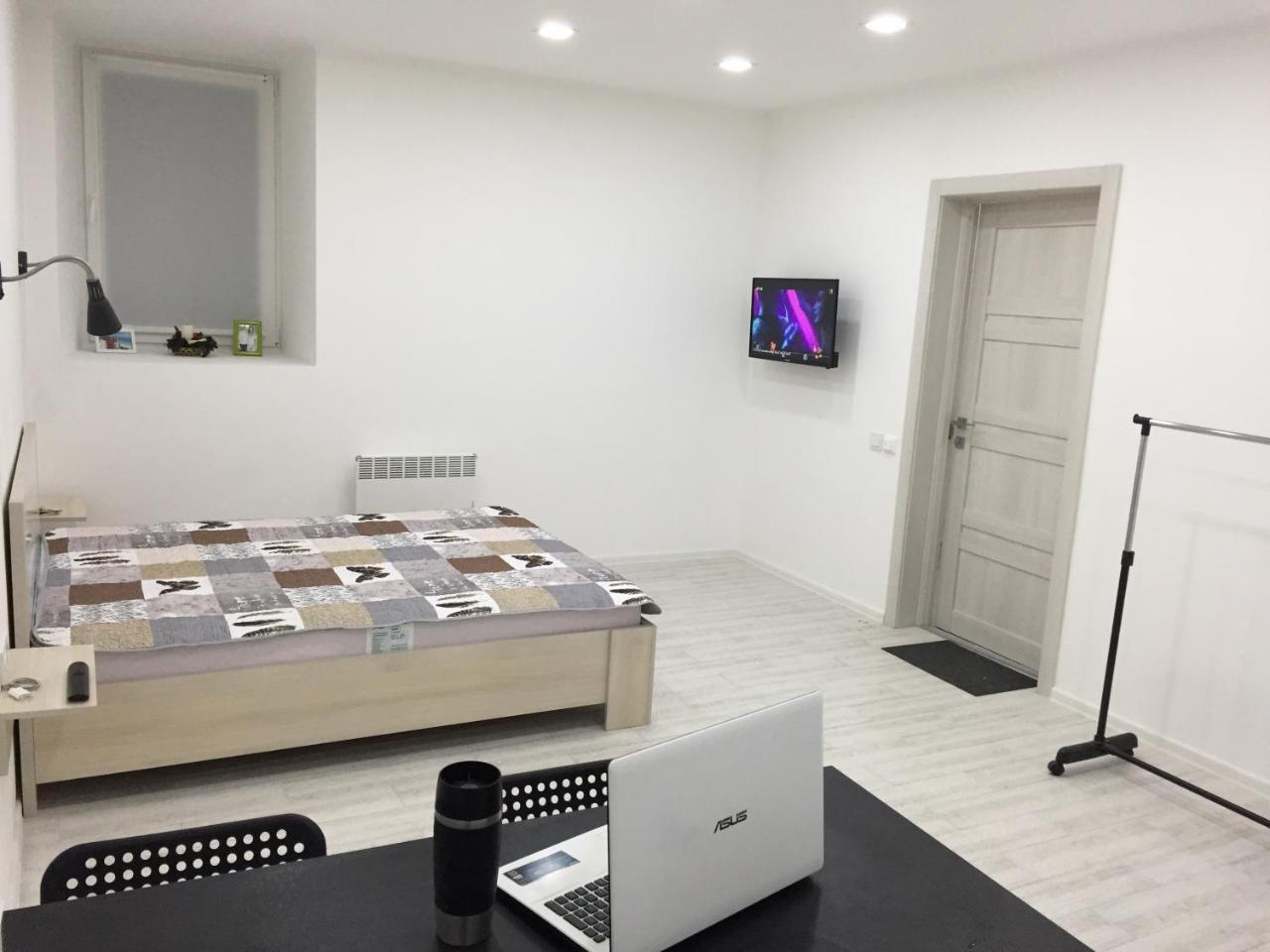 Cozy Underground Apartment At The Center Jersón Exterior foto